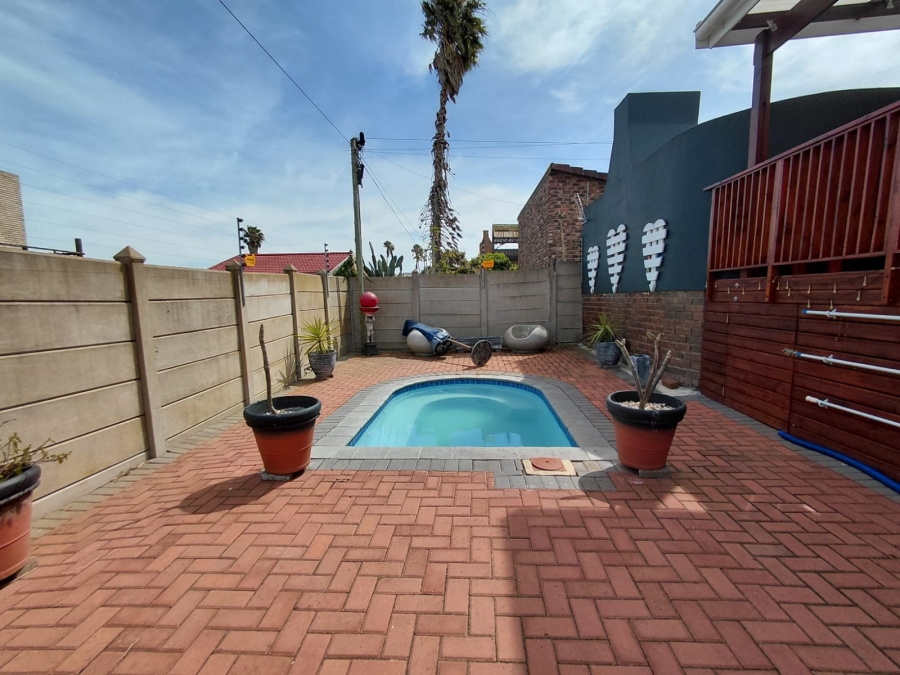 3 Bedroom Property for Sale in C Place Eastern Cape